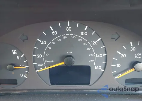 2000 Mercedes-Benz E 430 из США, поврежденный, VIN WDBJF70J6YB103068